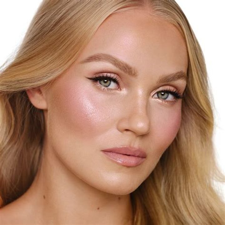 Celebs Wearing Highlighter — See Pics