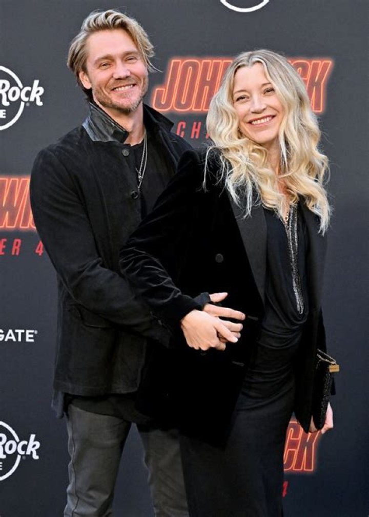 Chad Michael Murray’s Wife Sarah Roemer Shades Sophia Bush — Message – Hollywood Life