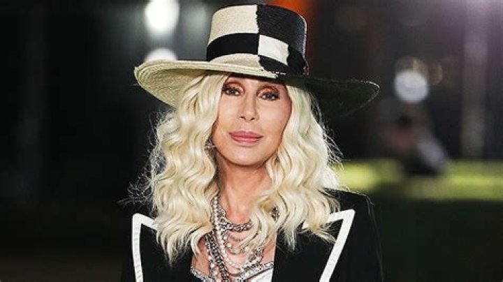 Cher Admits To Having ‘Personal Problems’ & Apologizes For Being ‘MIA’ – Hollywood Life