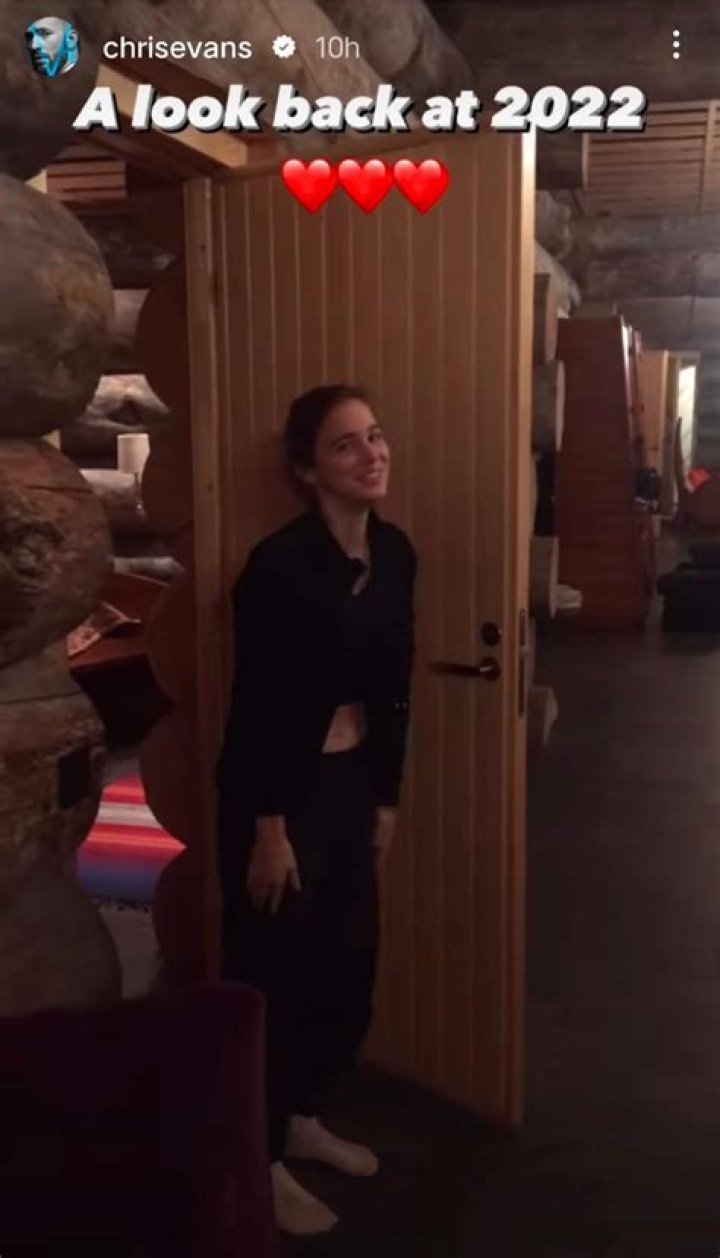 Chris Evans & Alba Baptista Go Instagram Official: Video – Hollywood Life