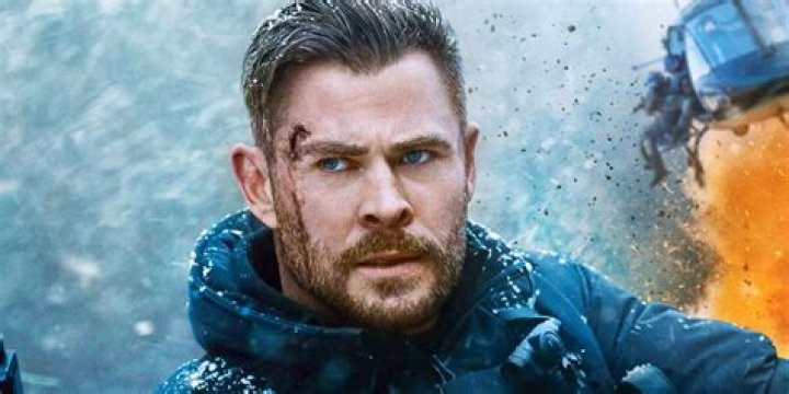 Chris Hemsworth Shares Toilet Paper Mishap With Jimmy Kimmel: Watch – Hollywood Life