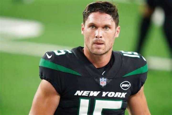 Chris Hogan Celebrity Profile – Hollywood Life