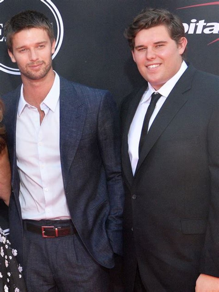 Christopher Schwarzenegger Rocks Matching Hat With Brother Patrick – Hollywood Life