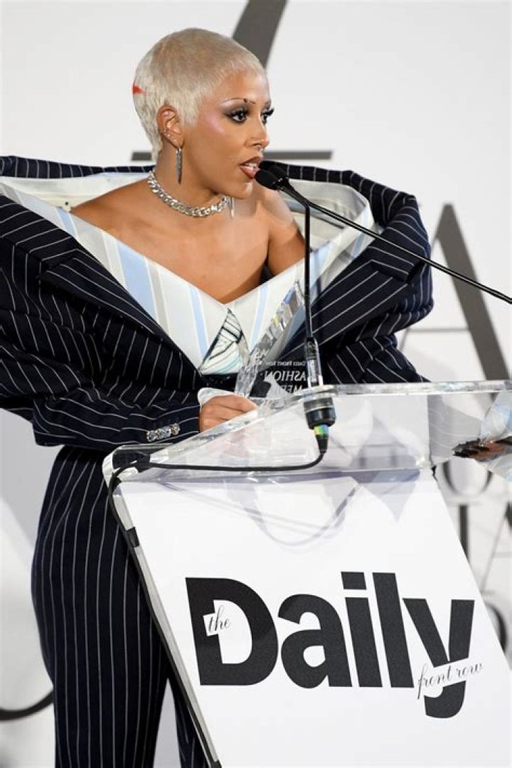 Daily Front Row Awards — Pics