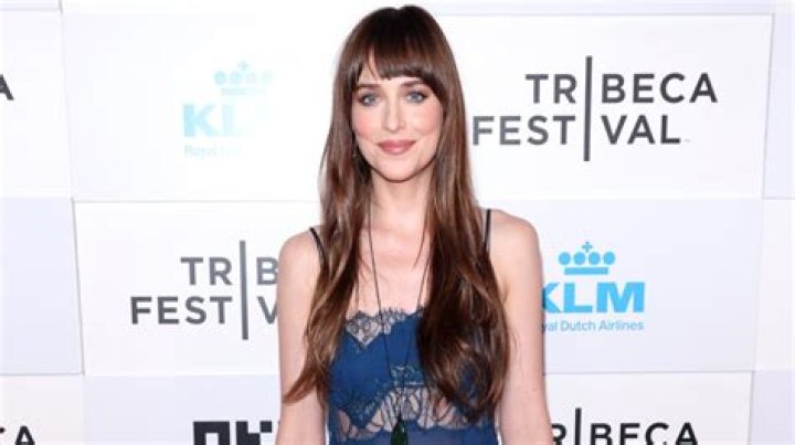 Dakota Johnson Suffers Wardrobe Malfunction During ‘Jimmy Kimmel Live’ Interview: ‘It Just Fell Off’