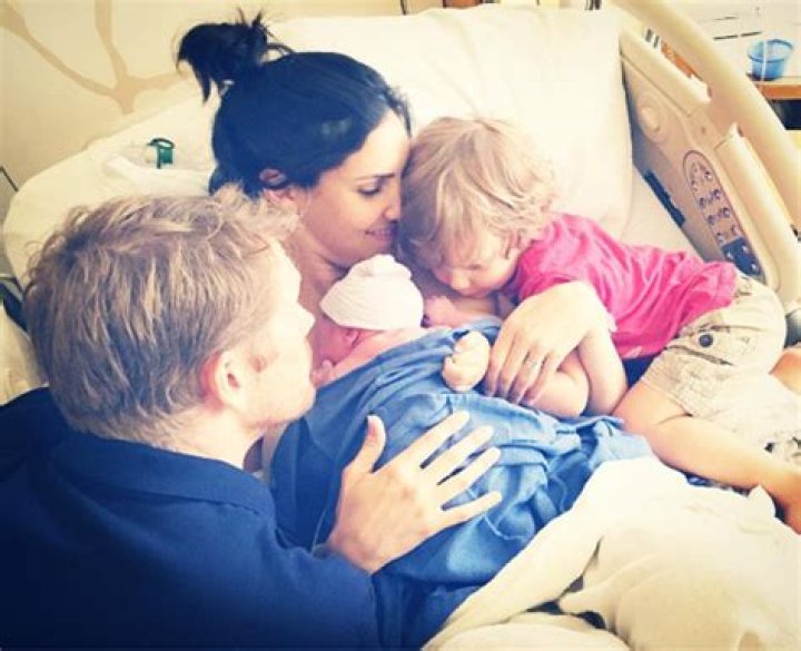 Los Angeles’ Star Welcomes Baby Girl – Hollywood Life