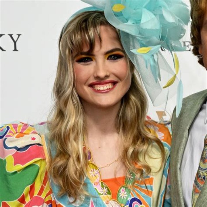 Dannielynn Birkhead Looks Just Like Mom Anna Nicole Smith – Pic – Hollywood Life