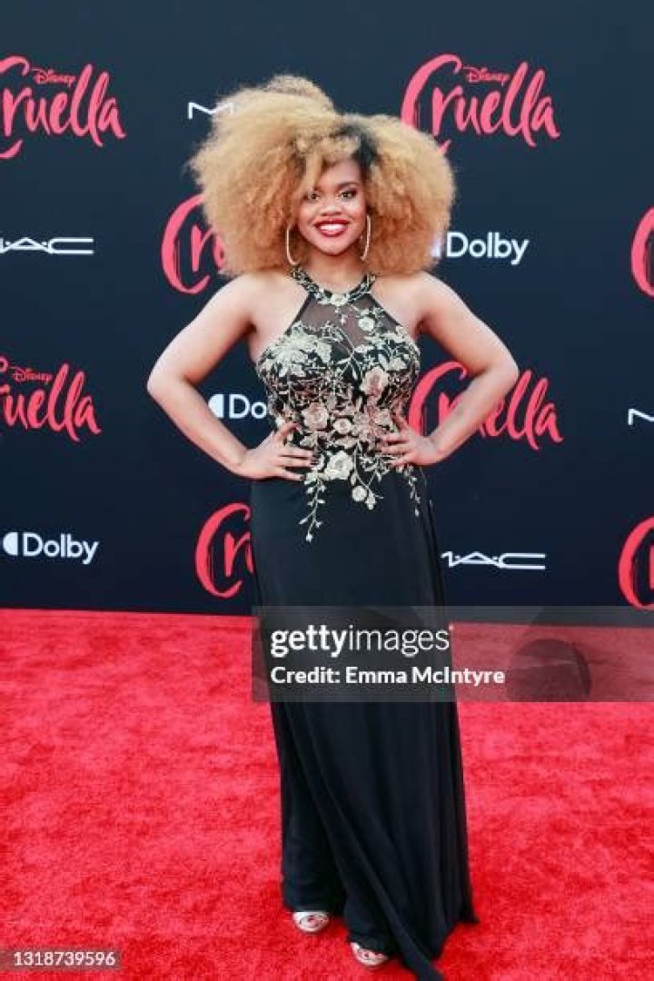 Dara Reneé — Photos Of The ‘HSMTMTS’ Star – Hollywood Life