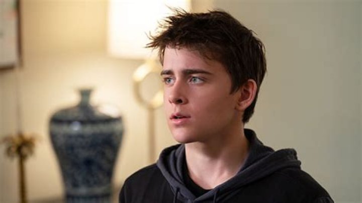 Charlie Finds Jen’s Letter — Actor Weighs In – Hollywood Life