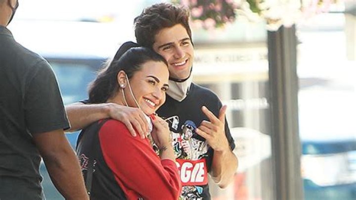 Demi Lovato’s Family’s Reaction To Her Split From Fiance Max Ehrich – Hollywood Life