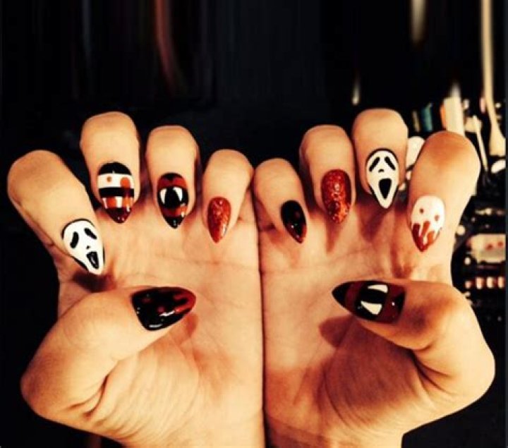 Demi Lovato Rocks Halloween Nails On ‘X Factor’