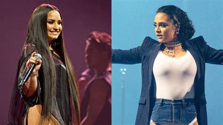 Demi Lovato & Kehlani Kiss During Concert & Straddle Each Other – Hollywood Life