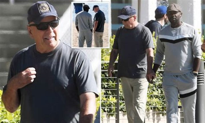 Demi Moore Gives an Update About Ex Bruce Willis Amid His Dementia Diagnosis