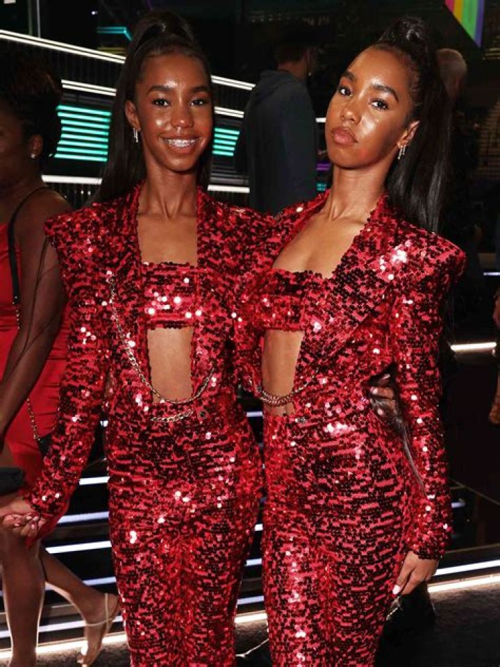 Diddy’s Twins, 15, Rock Matching Dresses & Look So Grown Up At Daily Front Row Awards