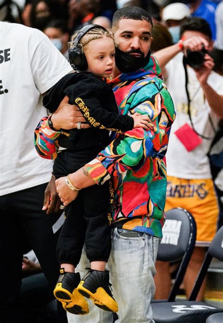 Drake & Son Adonis, 4, Sit Courtside At Raptors Game – Photos – Hollywood Life