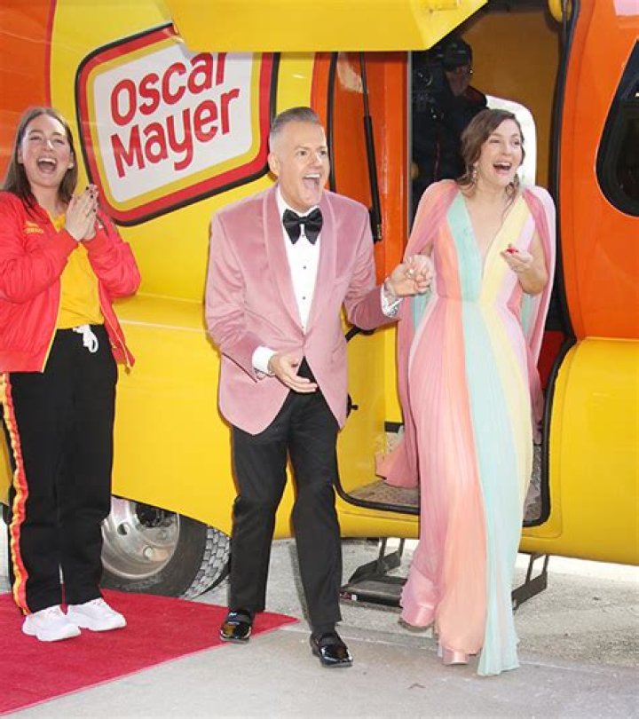 Drew Barrymore Celebrates 49th Birthday With a Ride on the Wienermobile: Photos