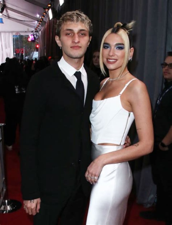 Dua Lipa Dances With Aron Piper At Madrid Club: Video – Hollywood Life