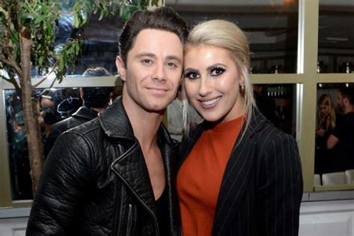‘DWTS’ Pros Emma Slater & Sasha Farber Reportedly Split – Hollywood Life