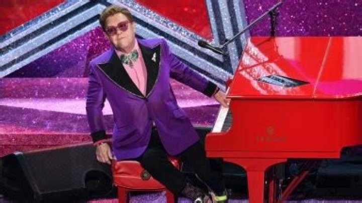 Elton John, 72, Abruptly Ends Concert After Being Diagnosed With ‘Walking Pneumonia’ — See Emotional Clip
