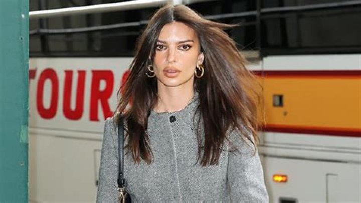 Emily Ratajkowski Says Paparazzi Have ‘Screwed Up’ Casual Dating For Her: ‘I Feel Embarrassed’