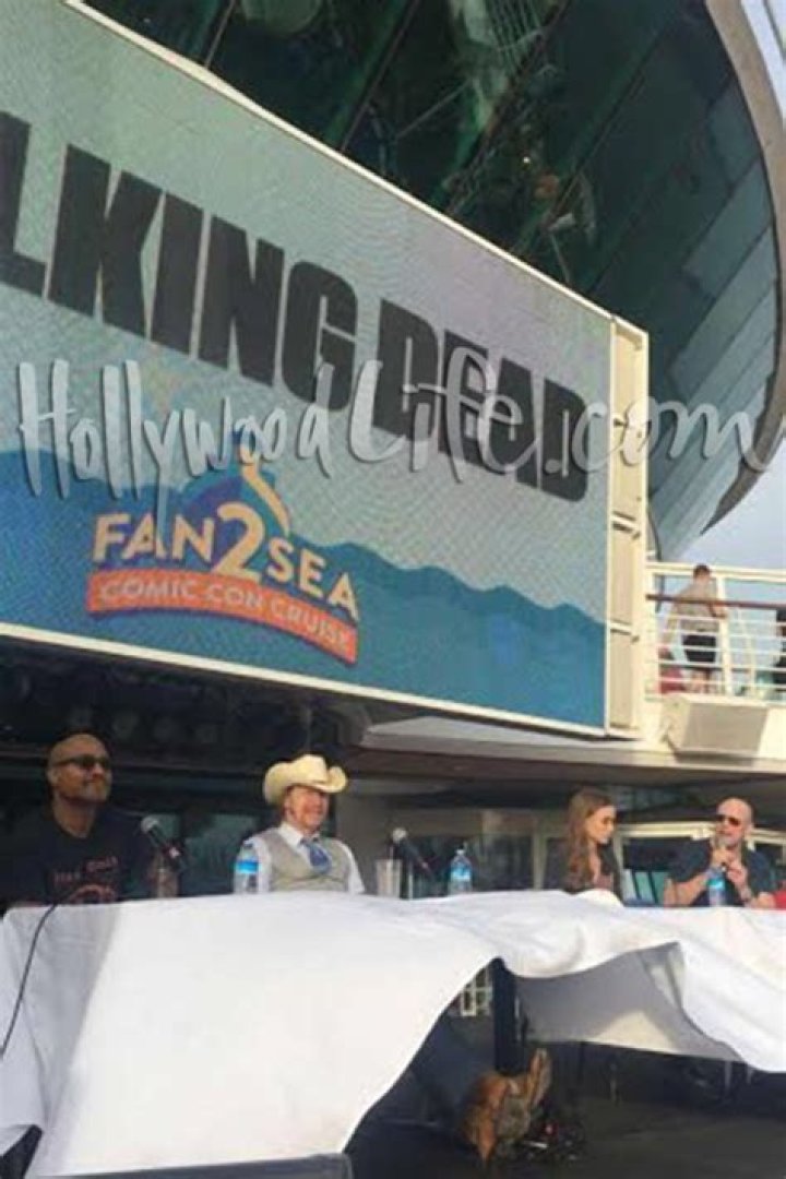 Fan2Sea Cruise Photos 2017 — ‘Stranger Things,’ ‘The Walking Dead’ & More – Hollywood Life