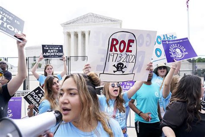 Hillary Clinton & More Female Leaders Outraged Over SCOTUS Overturning Roe v. Wade