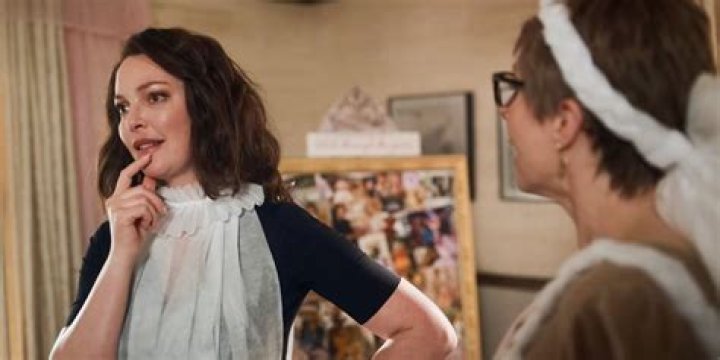 ‘Firefly Lane’ Star On Tully’s Relationship With Her Mom & Season 2 – Hollywood Life