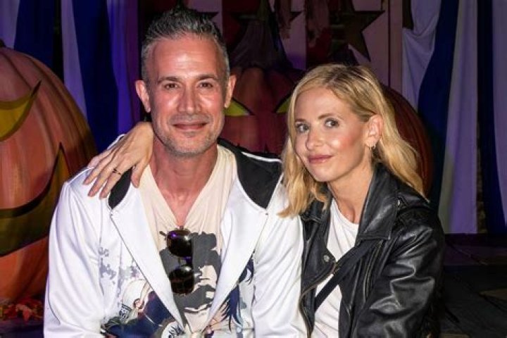 Freddie Prinze Jr. Discusses His & Sarah Michelle Gellar’s Marriage – Hollywood Life