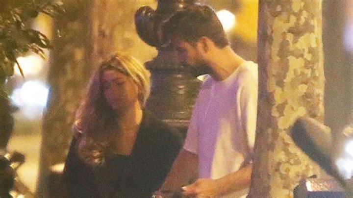 New Couple Holds Hands – Hollywood Life