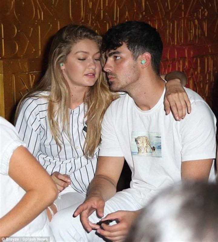 Gigi Hadid Dumped Joe Jonas — Why She Broke Up With Him – Hollywood Life