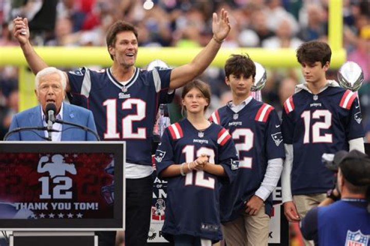 Gisele & Kids Benjamin, 11, & Vivian, 8, Cheer On Tom Brady As He Returns To New England — Photo
