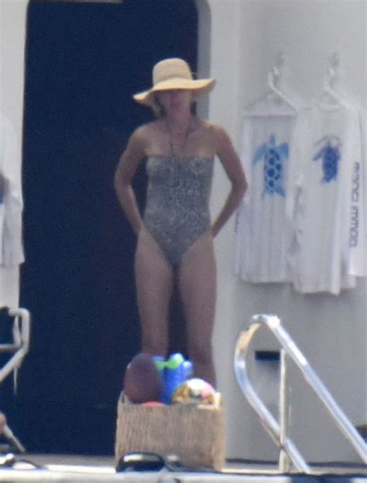 Gisele Bundchen Wears Swimsuit On Yacht Vacation With Tom Brady In Italy: Photos