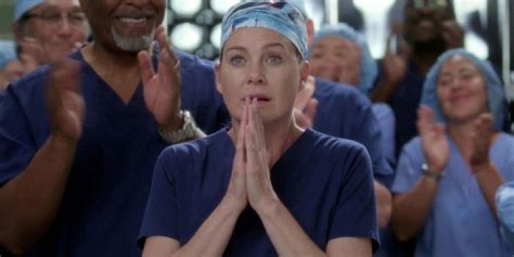 Meredith Tells Everyone Derek Is Dead – Hollywood Life