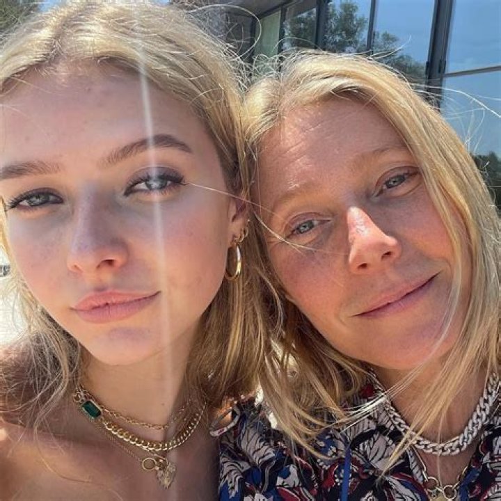 Gwyneth Paltrow Poses With Look-Alike Daughter Apple, 18, & Rarely Seen Son Moses, 16: Photo