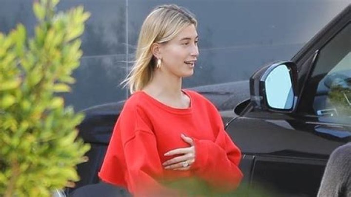 Hailey Bieber Wears No Makeup & Red Tracksuit In LA — Photo – Hollywood Life