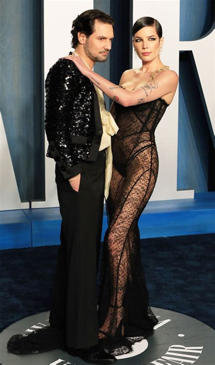 Halsey & Alev Aydin Split, Singer Files For Full Custody Of Their Son – Hollywood Life