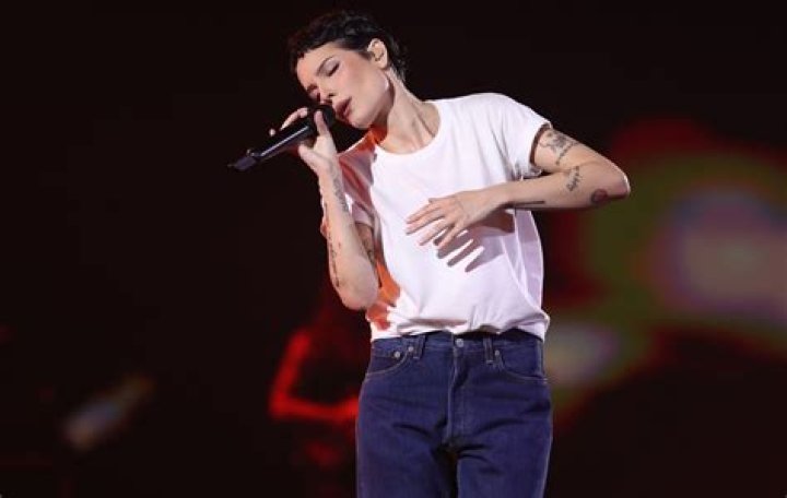 Halsey Rushes Offstage Mid-Set & Cancels Concert Amidst ‘Personal Emergency’