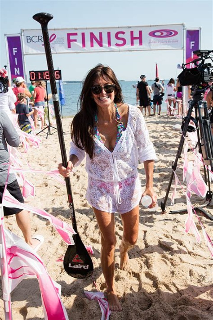 Hamptons Paddle & Party For Pink Benefit — PICS