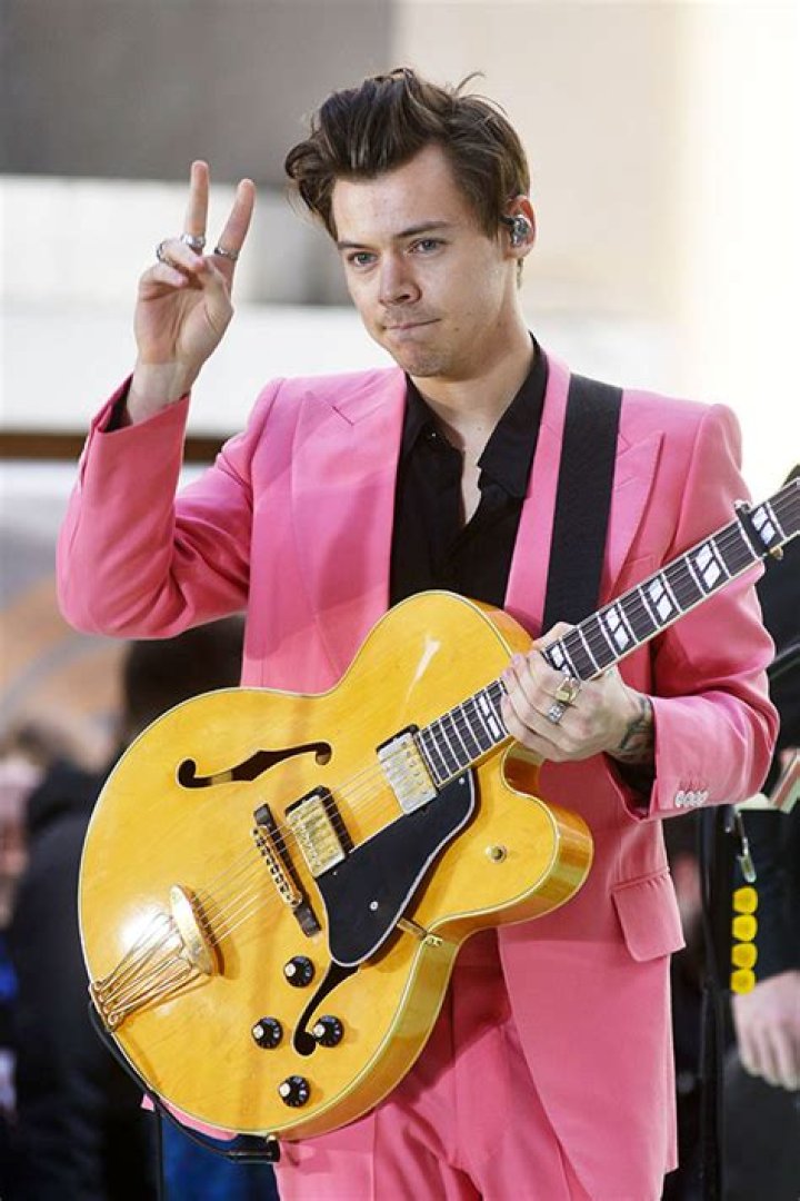 Harry Styles’ Crazy Suits — See Pics Of Wild Outfits