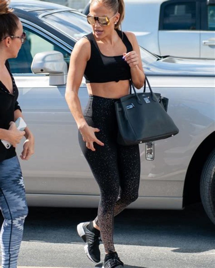 Heather Locklear Rocks Leggings in Calabasas: Photos – Hollywood Life