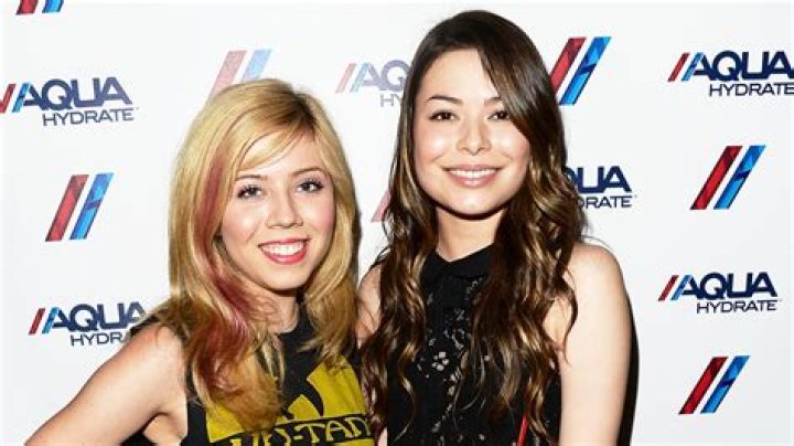 ‘iCarly’ Cast Reunites Over LDW & Prove They’re Still BFFs — Cute Pic