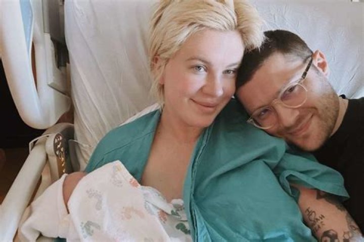 Ireland Baldwin, 27, Announces She’s Pregnant With Her 1st Child With Sonogram Photo