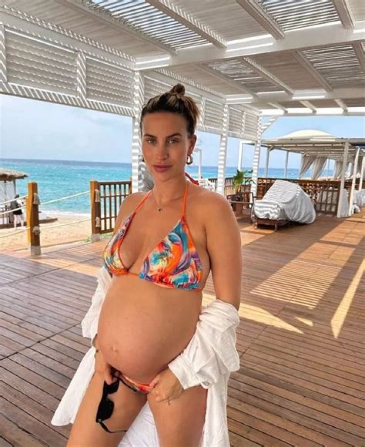 Jaime Pressly Flaunts Her Baby Bump In A Bikini On 40th B-Day – Hollywood Life