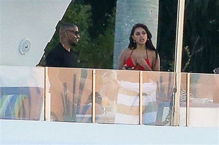 Jamie Foxx & Sela Vave Spend New Year’s Day Together On Yacht — Pics – Hollywood Life