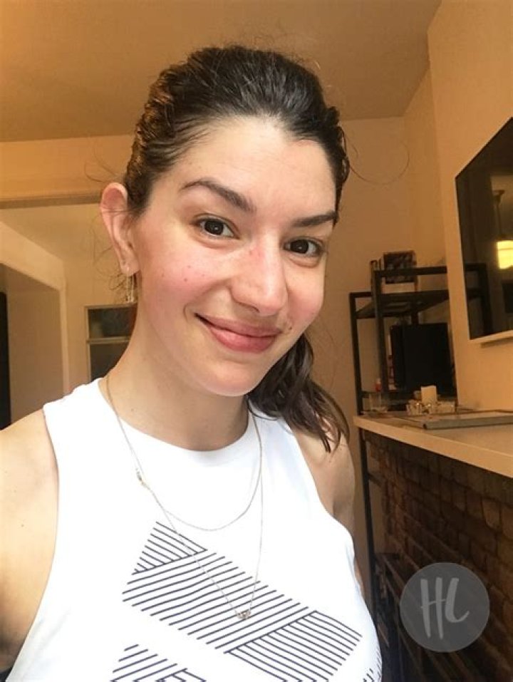 Jamie Gray Hyder’s ‘At Home’ Fitness While Isolating Revealed – Hollywood Life