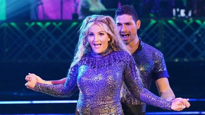 Latin Night Episode 2 Recap – Hollywood Life