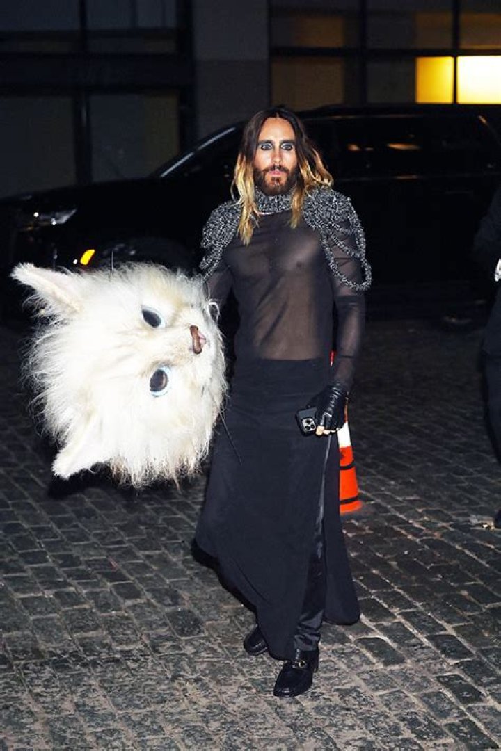 Jared Leto Rocks Sheer Dress & Carries Cat Head To Met Gala Afterparty – Hollywood Life