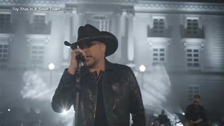 Jason Aldean Defends ‘Try That In A Small Town’s Video Backlash – Hollywood Life