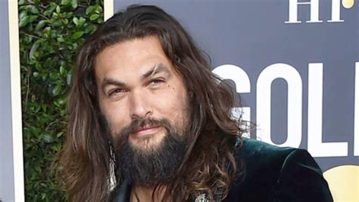 Jason Momoa Wears A Tank Top To The Golden Globe Awards & Fans React – Hollywood Life