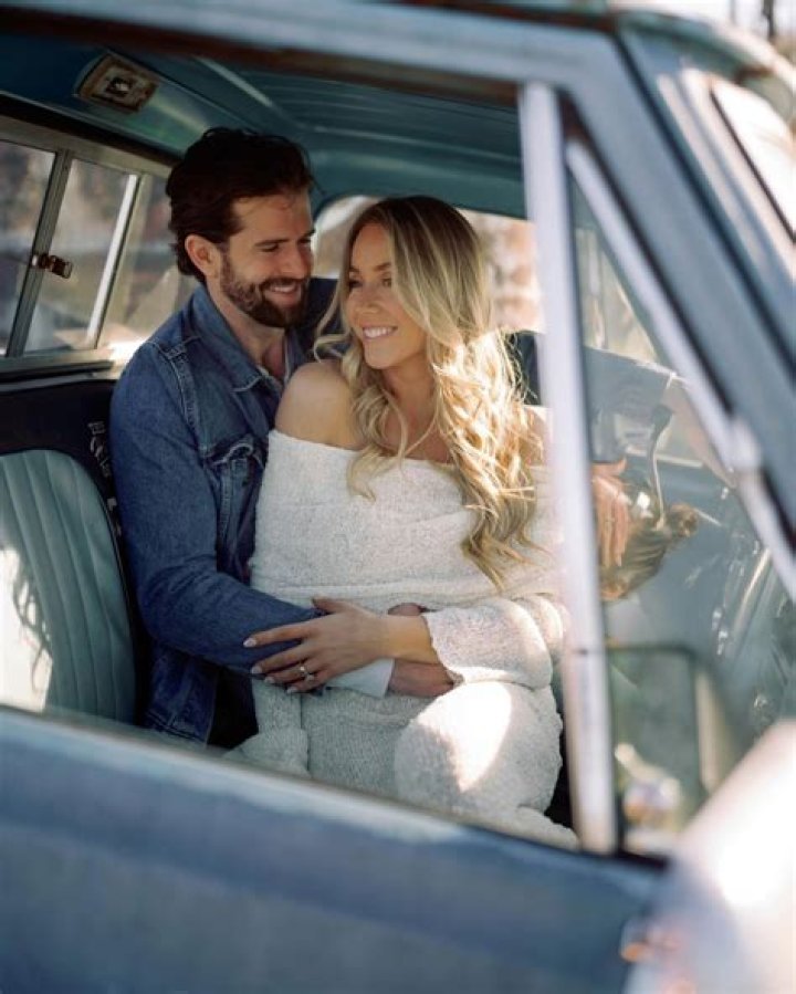 ‘The Bachelorette’s Jed Wyatt Cozies Up To New Woman 4 Mos. After Breaking Hannah Brown’s Heart